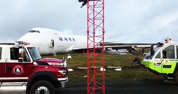فیلم/خروج هواپیما از باند به‌ هنگام فرود
