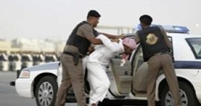 نزدیکان فعال سیاسی عربستان ممنوع الخروج شدند