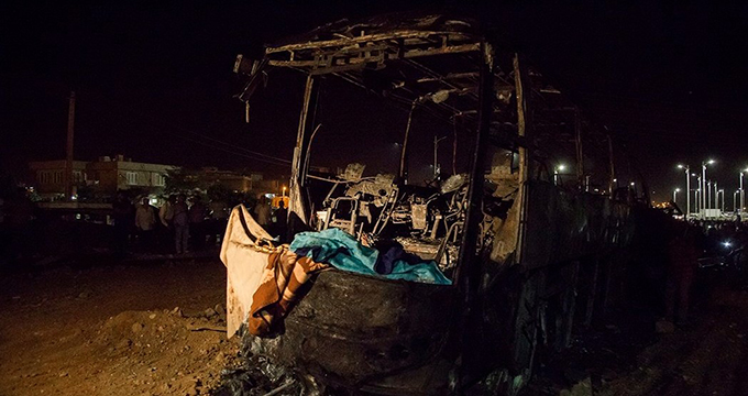 فیلم / ویدئویی دیگر از حادثه مرگبار تصادف تانکر نفت با اتوبوس در سنندج