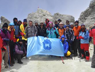 انجمن کوهنوردی دانشگاه بوعلی سینا بر بام ایران