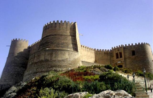 قلعه ی زیبای فلک الافلاک