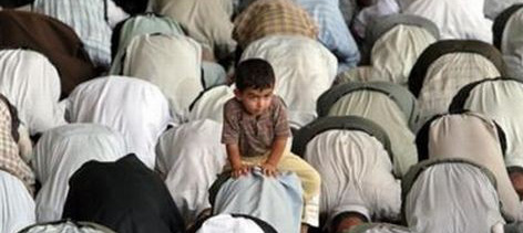 کودک در مسجد