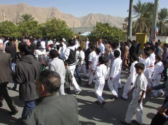 حضور ورزشکاران حاجی آباد در راهپیمایی22 بهمن 94