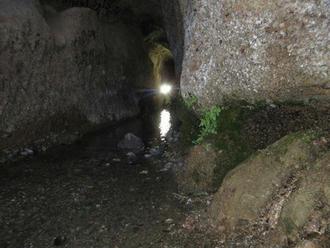 غار لادیز میرجاوه زاهدان