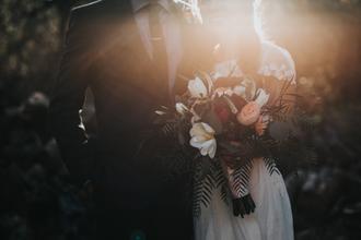 عروس و داماد در عروسی