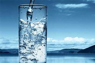 جهان به آب آشامیدنی نیاز دارد