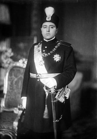احمد شاه بی کفایت ترین پادشاه ایران