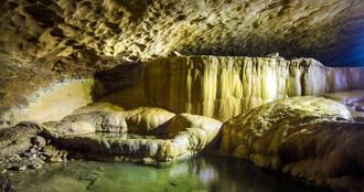غار زینه گان