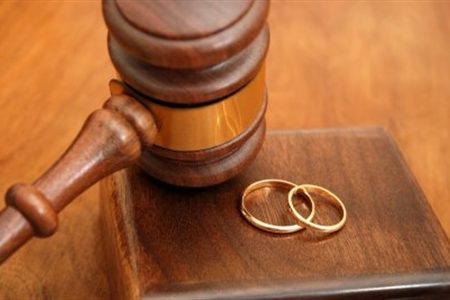 چرا بانوان پس از طلاق باید عده نگه دارند؟