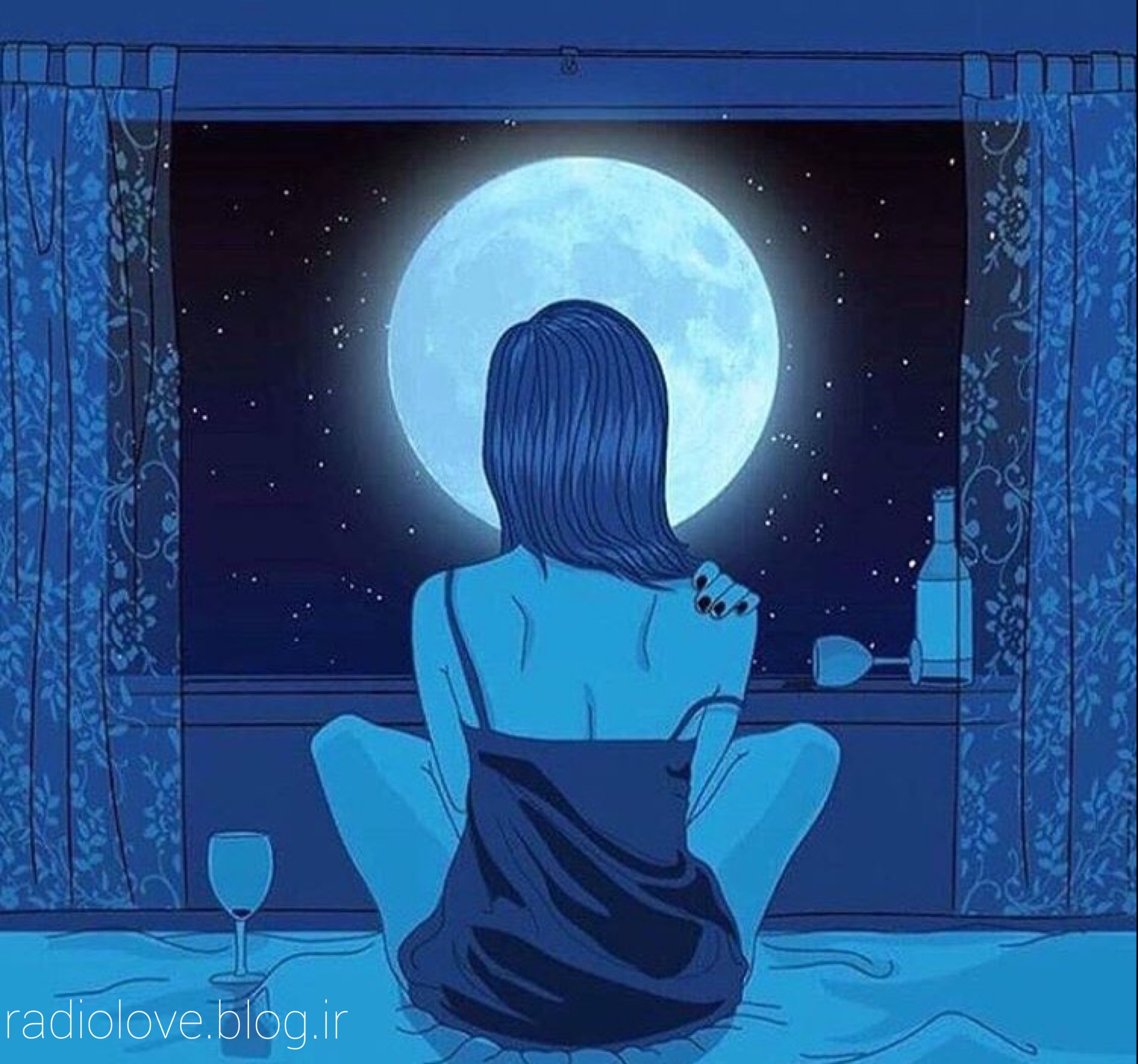 تنها و غمگین نشسته با ماه