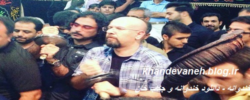 عکس‌های گوینده جناب خان و رضا یزدانی در بین عزاداران بوشهری