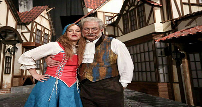 آتیلا پسیانی و دخترش ستاره با گریم نمایش «الیور توئیست»