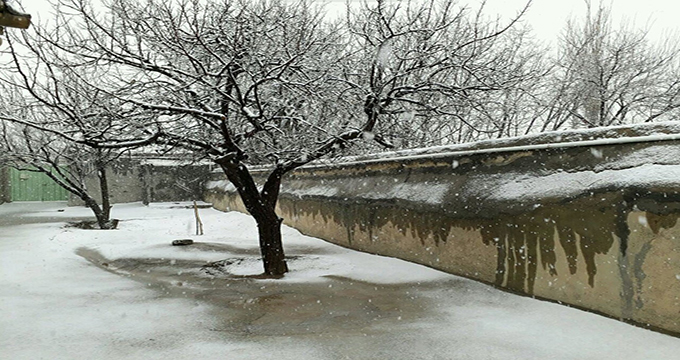 بارش برف در روستای لکان خمین اراک