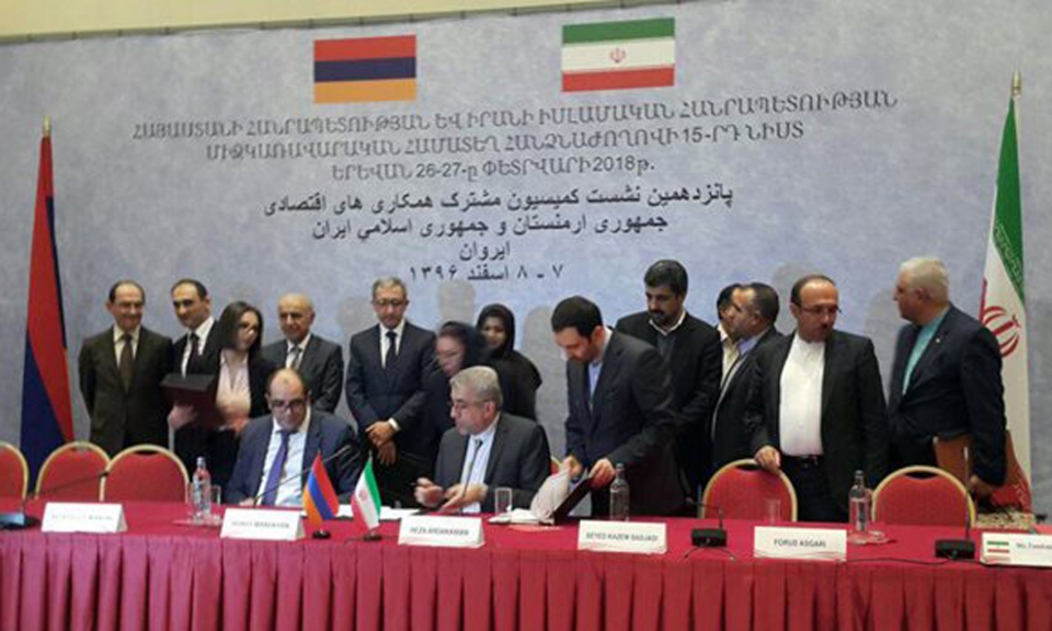ایران و ارمنستان چهار سند همکاری اقتصادی و ورزشی امضا کردند