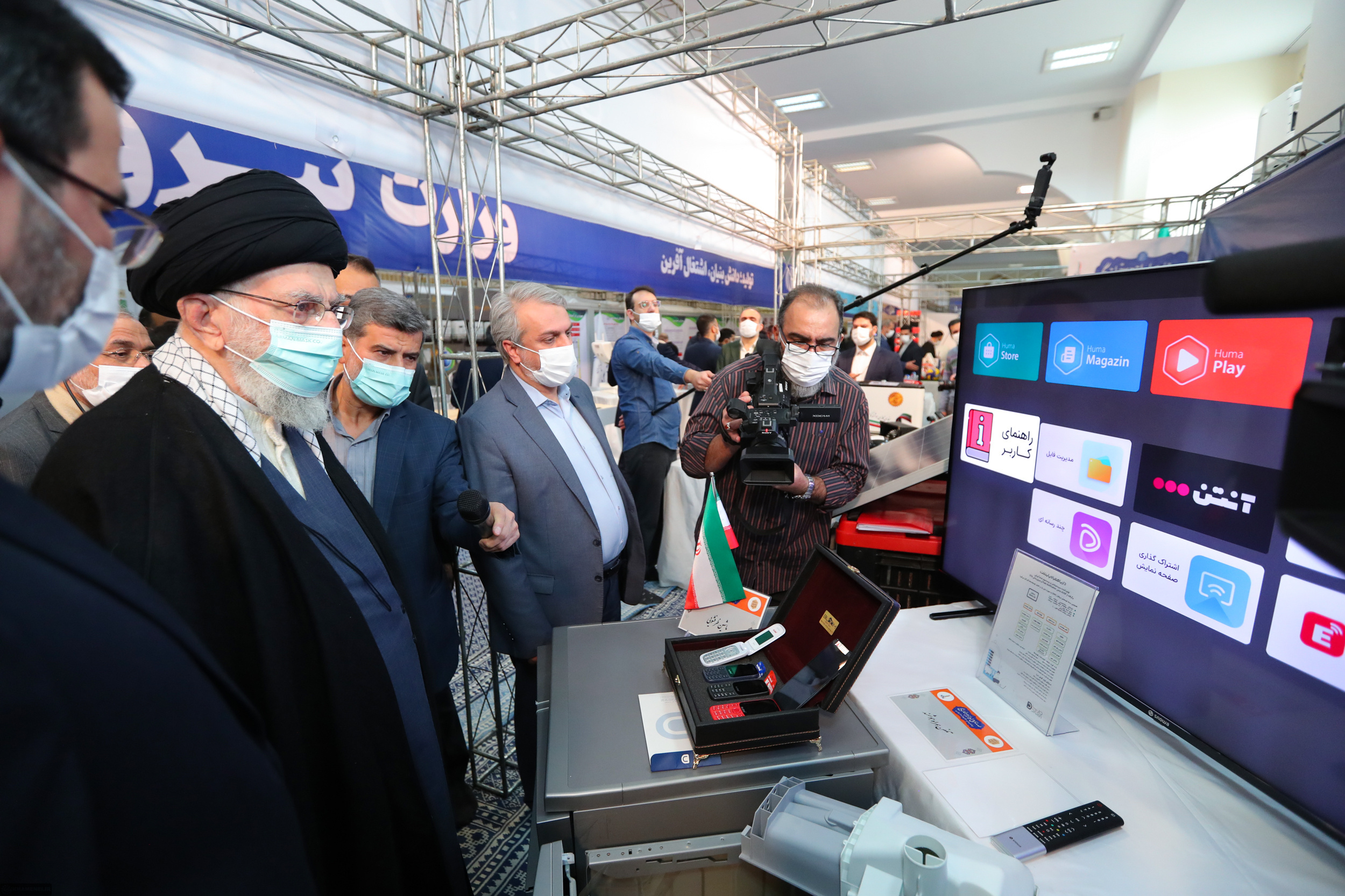 بازدید رهبر معظم انقلاب اسلامی از نمایشگاه توانمندی‌های صنعتی