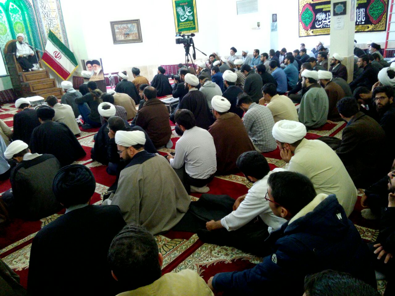 جلسه کانون مطالعات تفسیری حوزه علمیه خراسان در مسجد امام خمینی