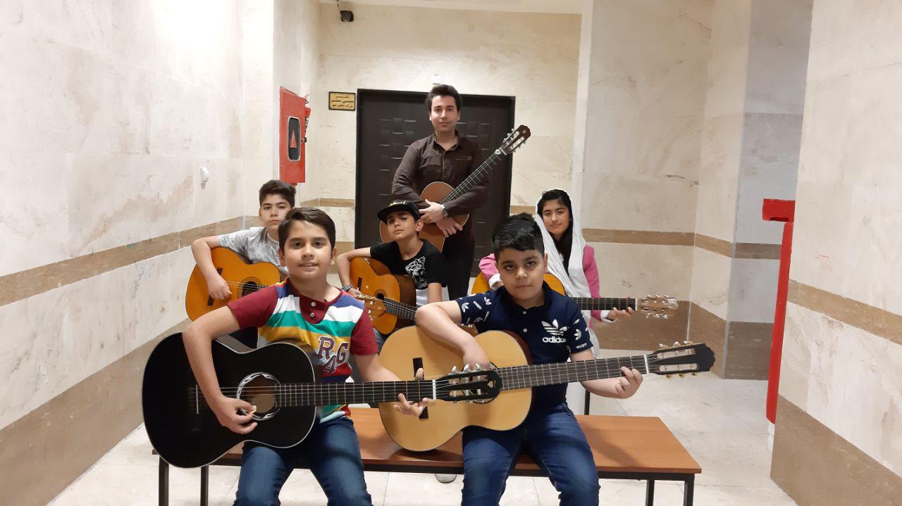 گروه گیتار کودکان اصفهان