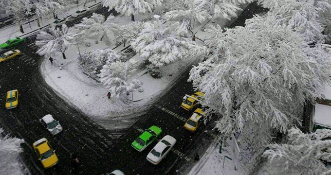 تصویری زیبا از بلوار کشاورز تهران پس از بارش برف