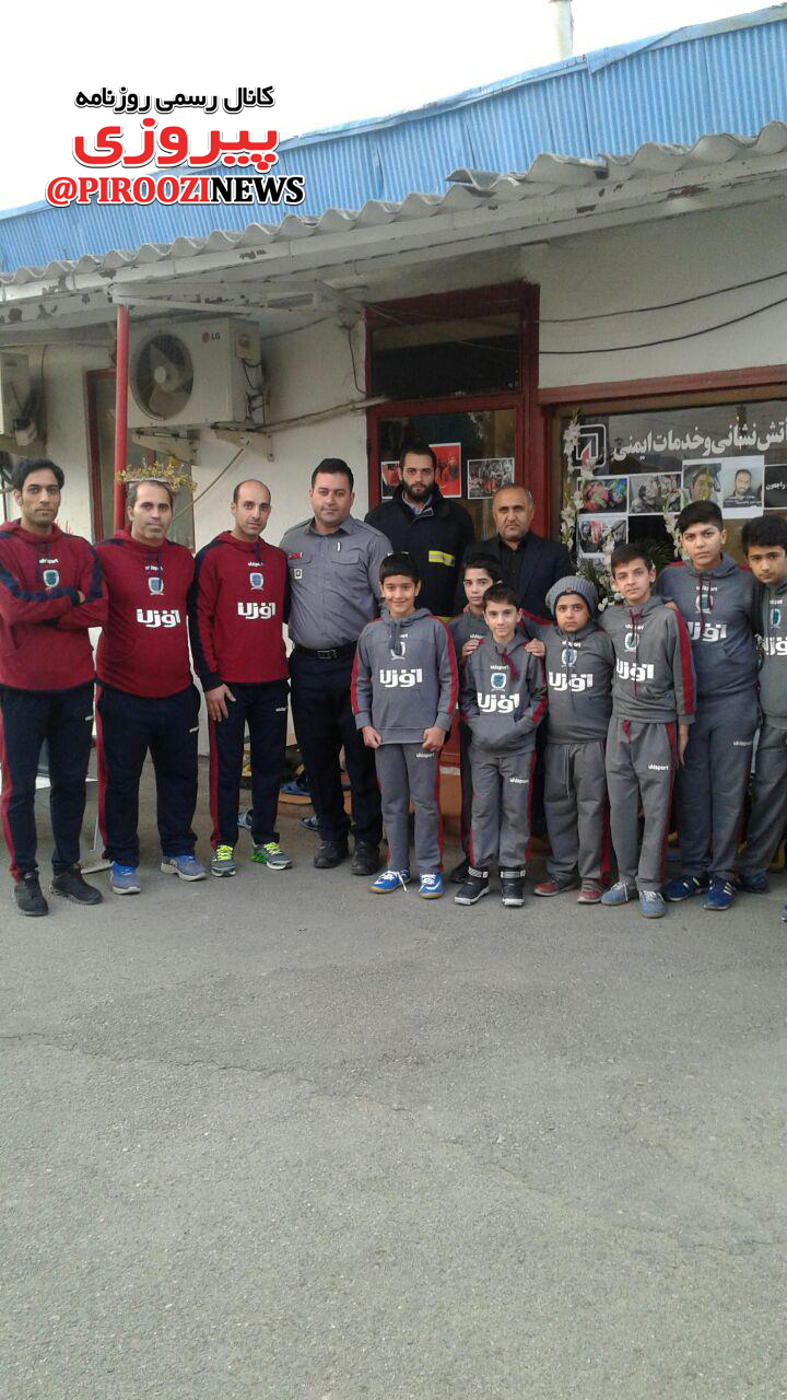 گزارش تصویری؛حضور هانی و همبازیانش در مدرسه فوتبال در ایستگاه آتش نشانی بابل
