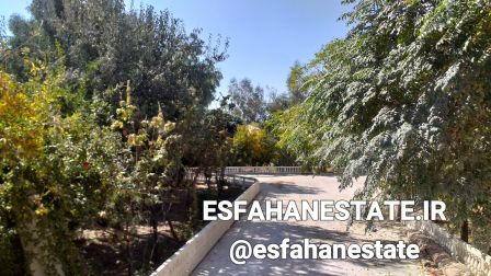 اجاره سالیانه باغ ویلا 2200 متری در اصفهان