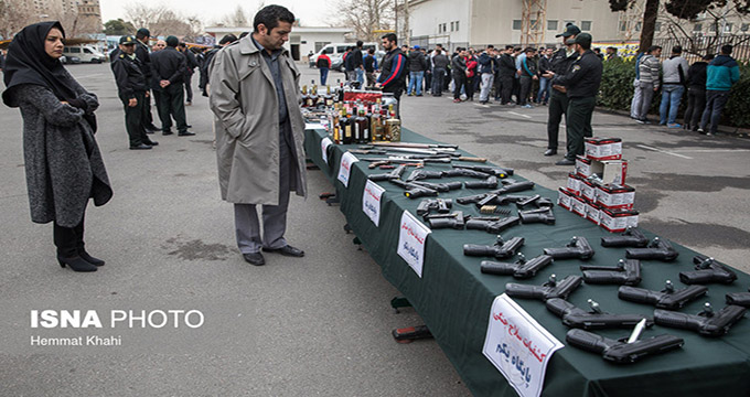 عکس/ سلاح های کشف شده از اراذل و اوباش تهران