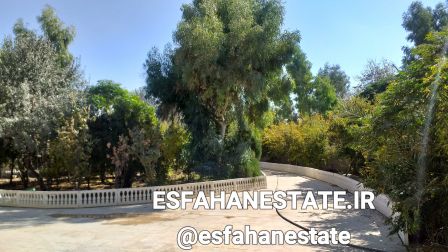اجاره سالیانه باغ ویلا 2200 متری در اصفهان
