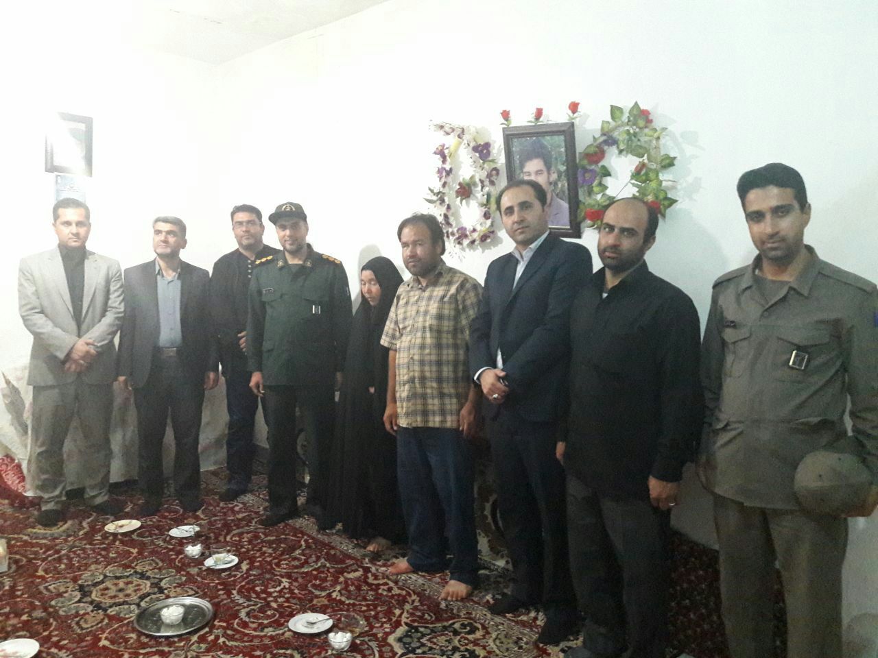 دیدار  از چند خانواده شهید ۹۷/۷/۴ به مناسبت هفته دفاع مقدس