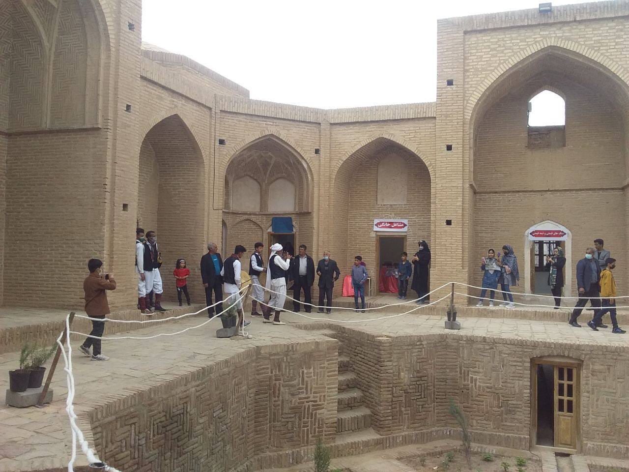 برگزاری مراسم آئینی در دومین روز از نوروز ۱۴۰۱ در محل بازارچه صنایع دستی  شهرستان فردوس