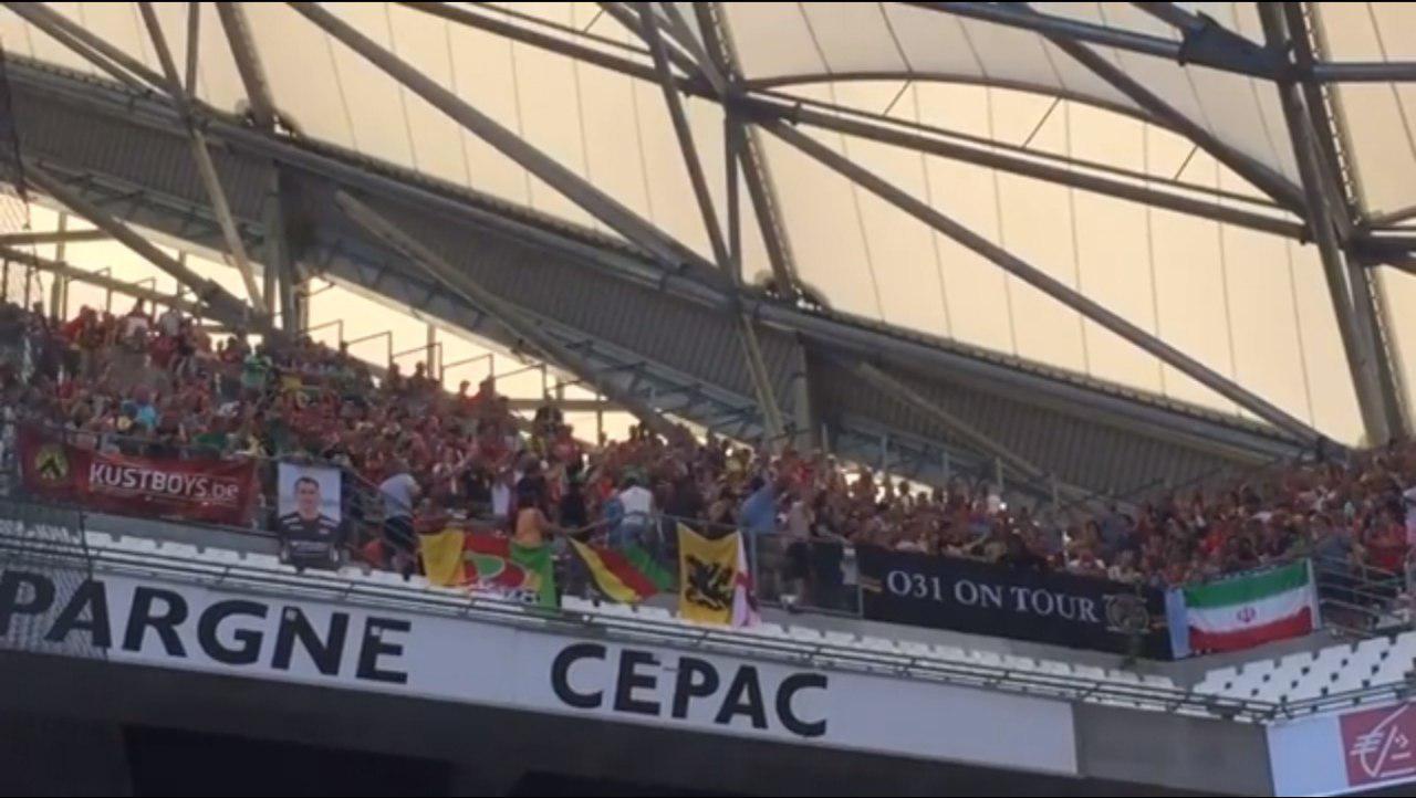 هواداران رضاییان با پرچم ایران در فرانسه