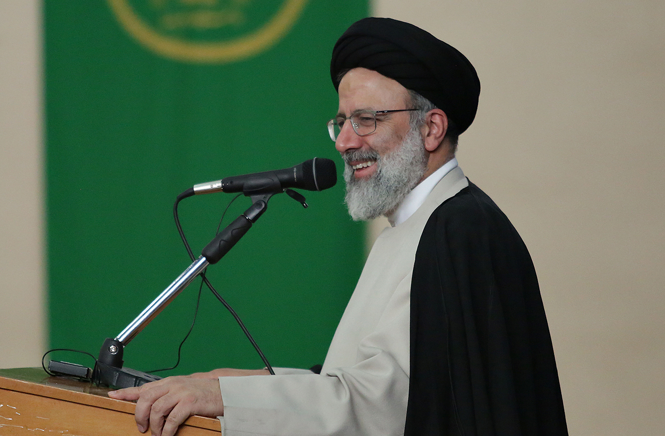۱۶ آذر نماد گرامیداشت جریان تحول خواه، آرمانگرا، پیش برنده و گفتمان ساز برای انقلاب اسلامی است