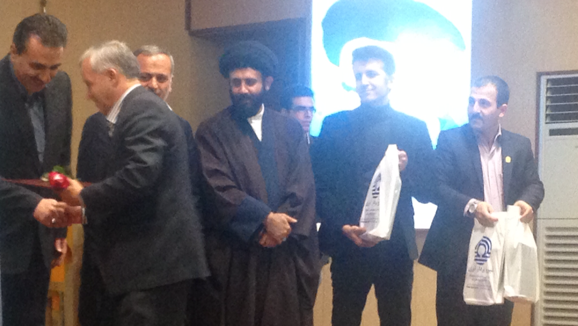 اهدای جوایز توسط شرکت نیروپردازانرژی-احسان رحیمی