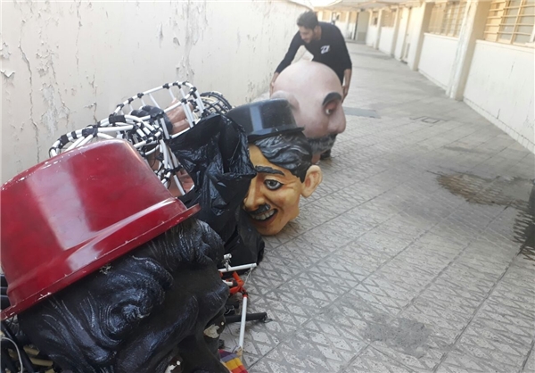 حاشیه دیدار ایران و ازبکستان(1)/ عروسک‌های غول‌آسا به آزادی رسیدند؛ ترافیک روان در اطراف استادیوم