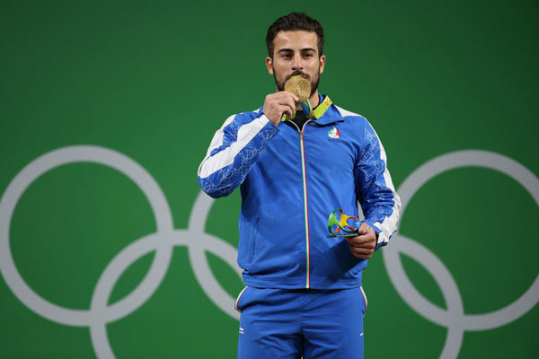 برای کمک به زلزله زدگان؛ مدال طلای کیانوش رستمی در المپیک ریو به حراج گذاشته شد