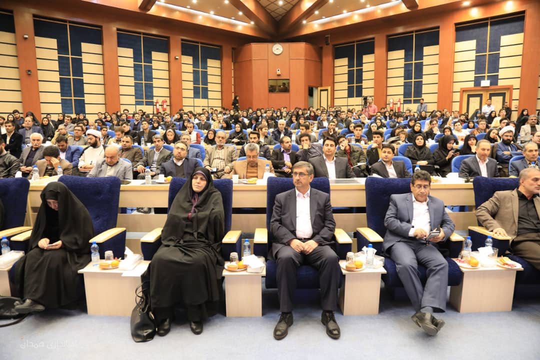 جوانان نخبه استان همدان در یک مجمع