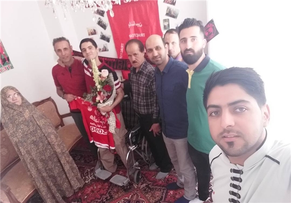 کار پسندیده گل‌محمدی با عیادت از یک هوادار معلول تراکتورسازی