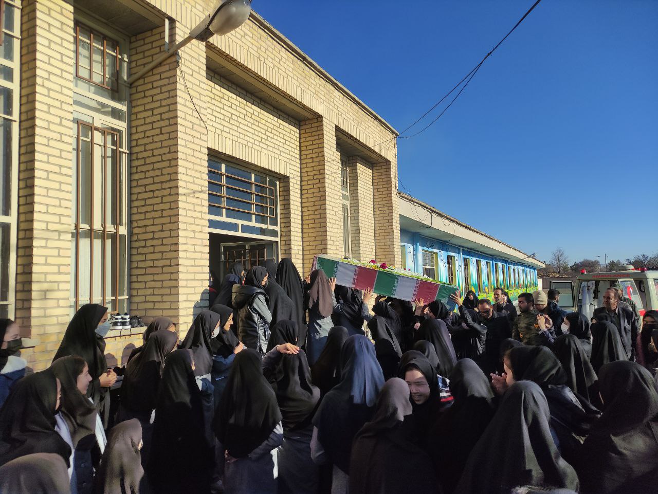 مراسم استقبال و تشییع پیکر پاک شهید گمنام هشت سال دفاع مقدس در محل  مدرسه کوثر و ۲۲ بهمن وزوان