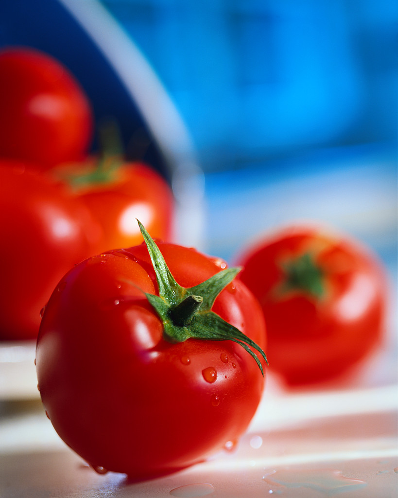 گوجه فرنگی پخته از آفتاب سوختگی جلوگیری می کند