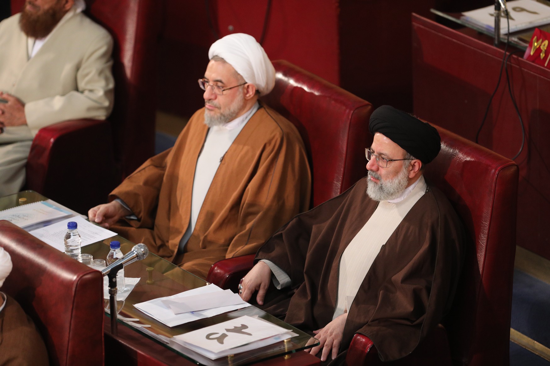 گفتگوی حجتالاسلام رئیسی با سایت Khamenei.ir در حاشیه اجلاس مجلس خبرگان