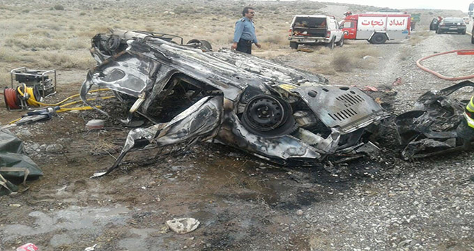 عکس/ واژگونی مرگبار پژو ۲۰۶ در محور سیرجان-کرمان