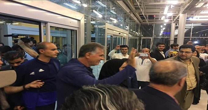 استقبال از تیم‌ملی فوتبال در سالن VIP فرودگاه امام خمینی