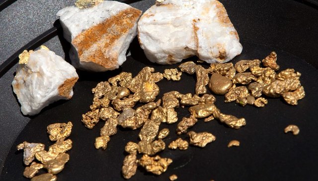 استخراج طلا از سنگ و خاک طلا