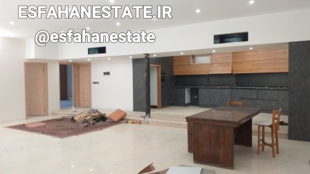 اجاره سالیانه باغ ویلا 2200 متری در اصفهان