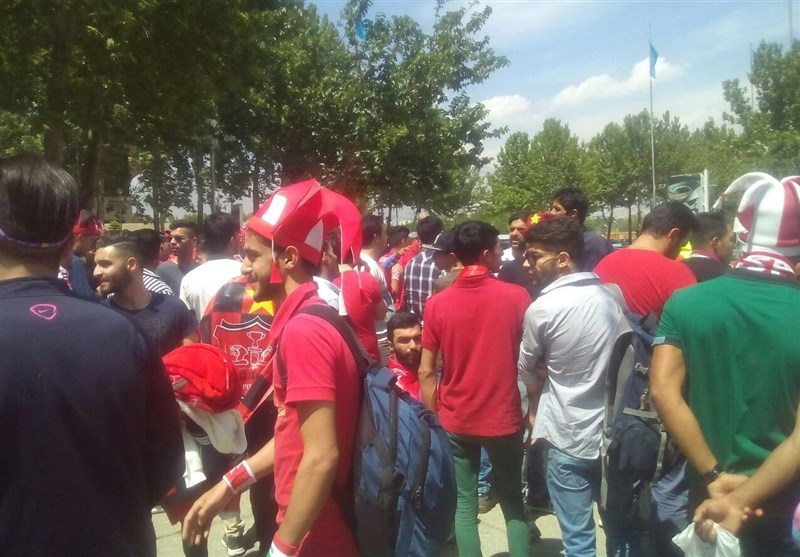 حواشی دیدار پرسپولیس - الوحده (1)در ورزشگاه آزادی به روی هواداران باز شد/ از بلیت‌فروشی خبری نیست