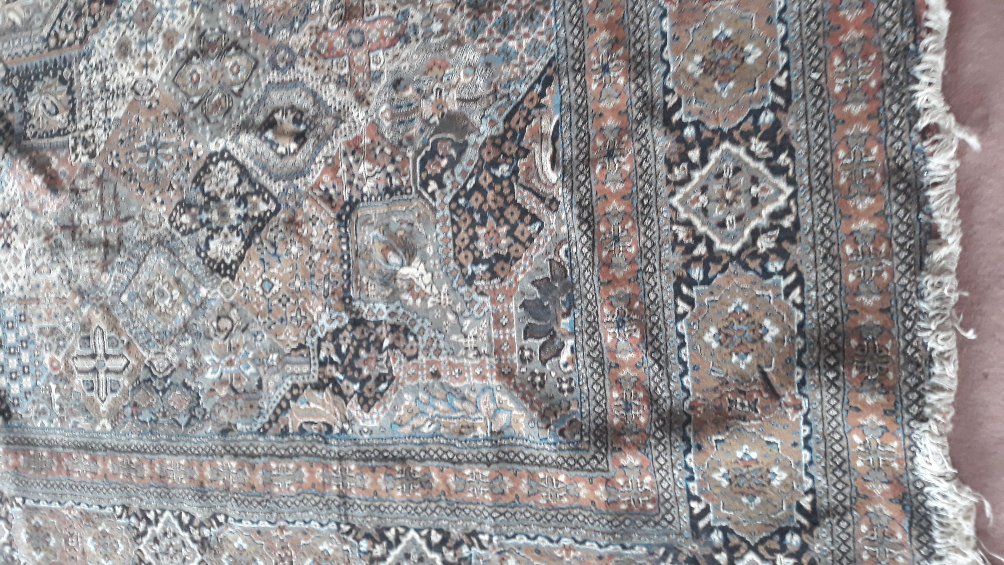 اهدای یک تخته قالی توسط آقای ابراهیم  منظری توکلی به سالن شهید سلیمانی