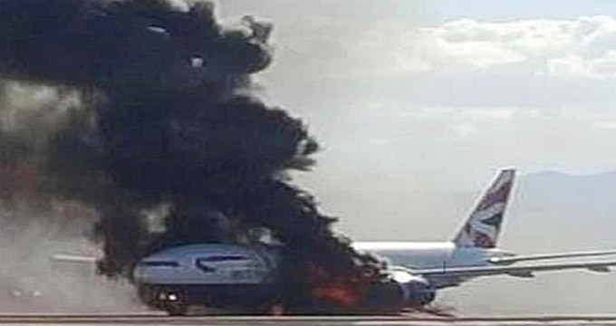 هواپیمای اهواز ـ مشهد در آسمان آتش گرفت