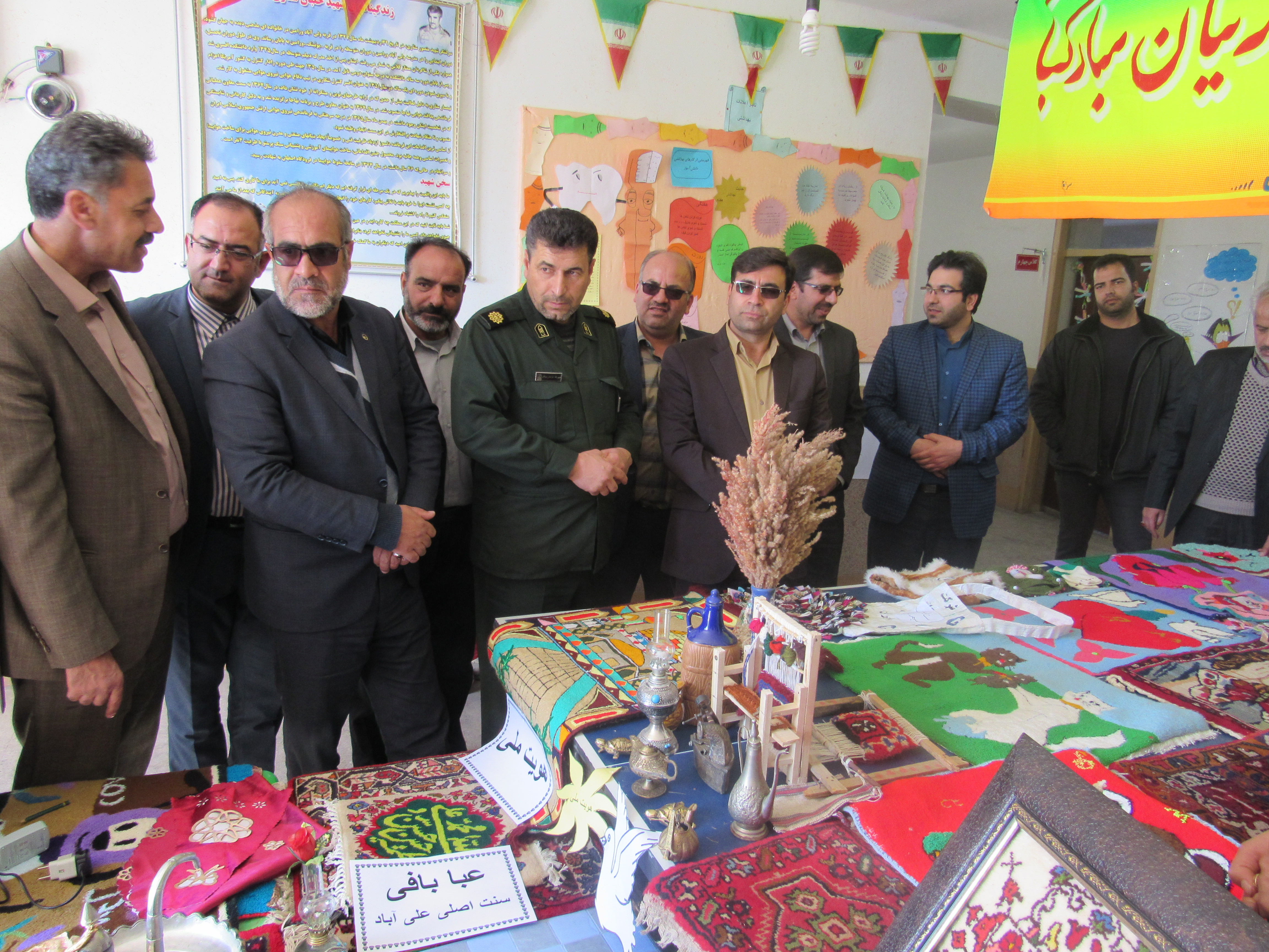 جشن انقلاب و نمایشگاه بومی و محلی در مدرسه بنت الهدی روستای علی آباد