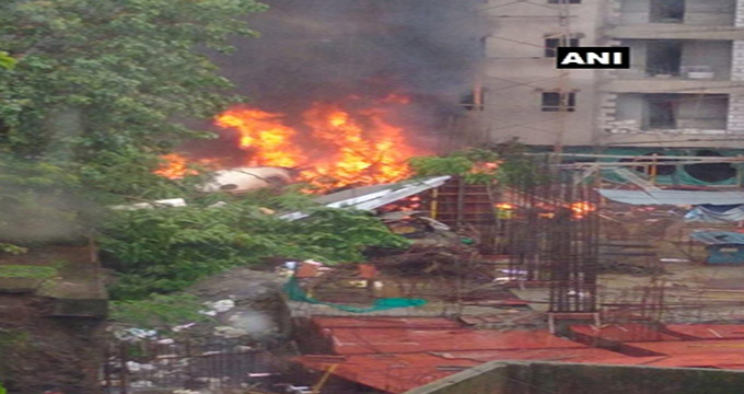 سقوط هواپیما در اطراف بمبئی