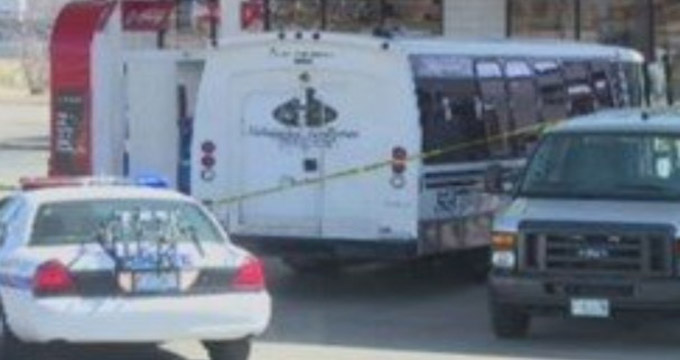 تیراندازی به اتوبوس تفریحی در آمریکا 3 نفر را به کام مرگ برد