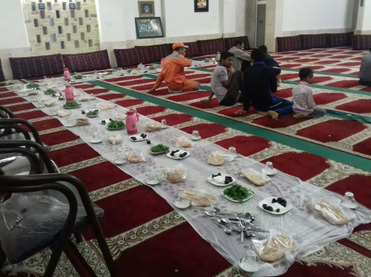 افطاری در مسجد امام خمینی مشهد
