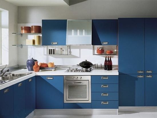دکوراسیون آشپزخانه با طرح رنگ آبی